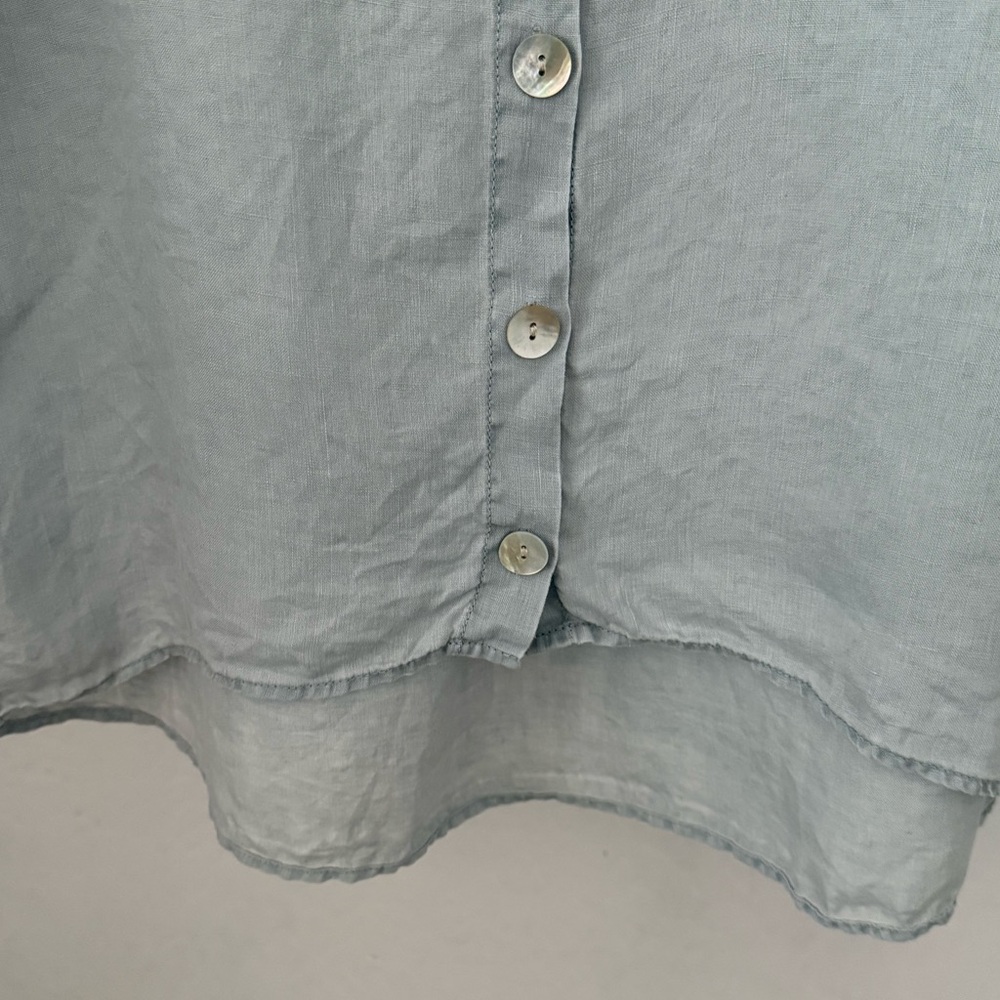 Bundle 3 for 50% off Y2K XCVI Gray Lightweight Linen Blouse with Shell Buttons - Picture 4 of 7